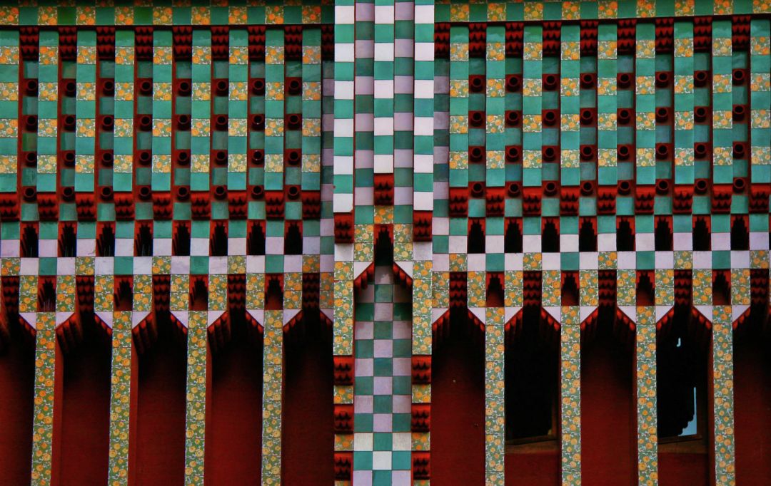 Casa Vicens Barcelona by Antoni Gaudí, facade, catalan architecture, tiles | Casa Vicens Gaudi | Guide to Barcelona | The Aficionados 