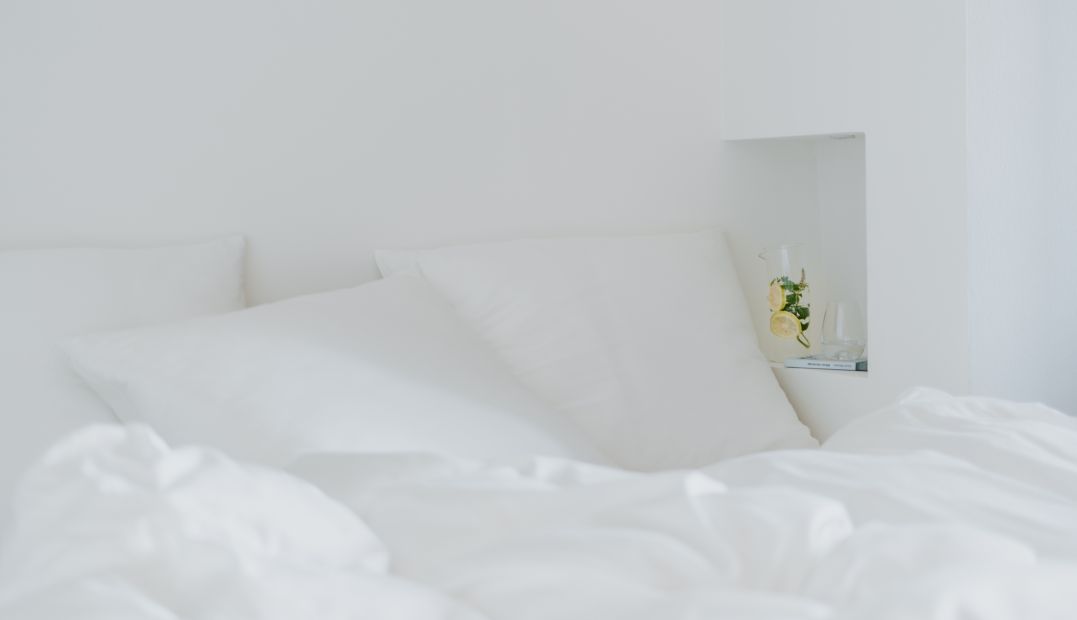 Pure White bedroom Design | Farnhaus Holiday Apartments | Tirolo, Dorf Tirol, South Tyrol Italy | The Aficionados