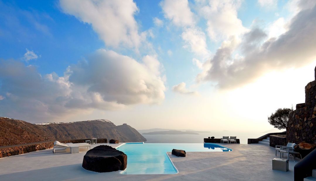 Aenaon Villas | Luxury Caldera Suites Santorini | The Aficionados