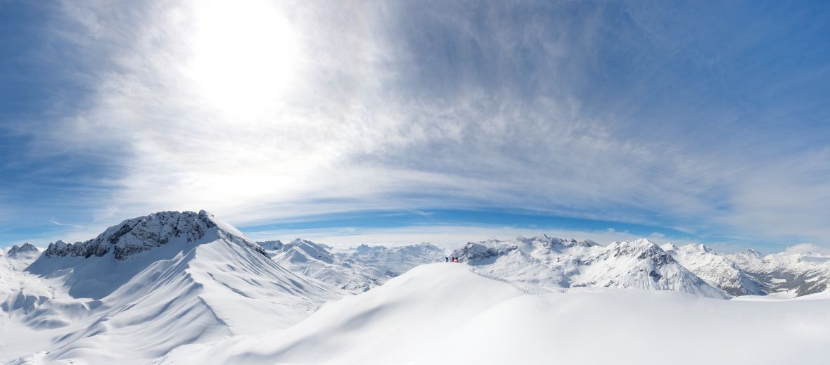 Ski Guide to Vorarlberg in Austria, sunshine over the Austrain Alps close to Lech 