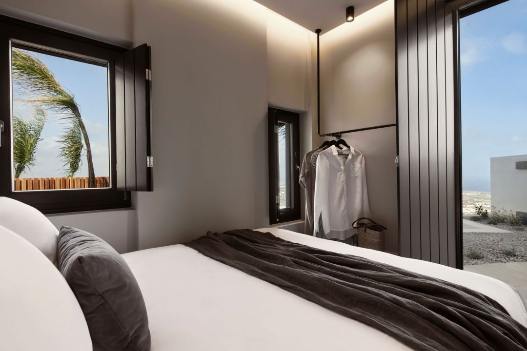 Minimalist Greek Interiors | Apikia Suites Pyrgos Santorini | Design Hotel Greece | The Aficionados 